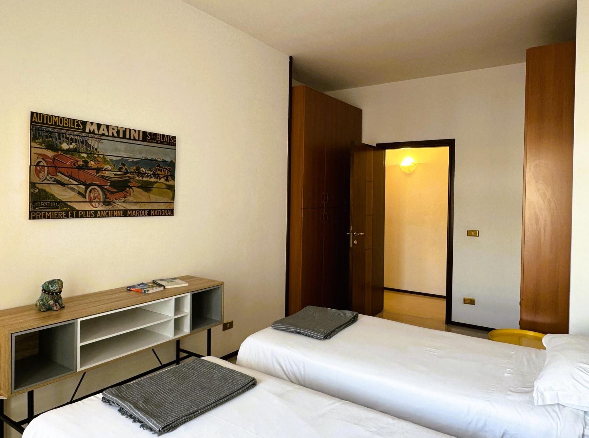 Attico 72 Lägenhet Bari Exteriör bild